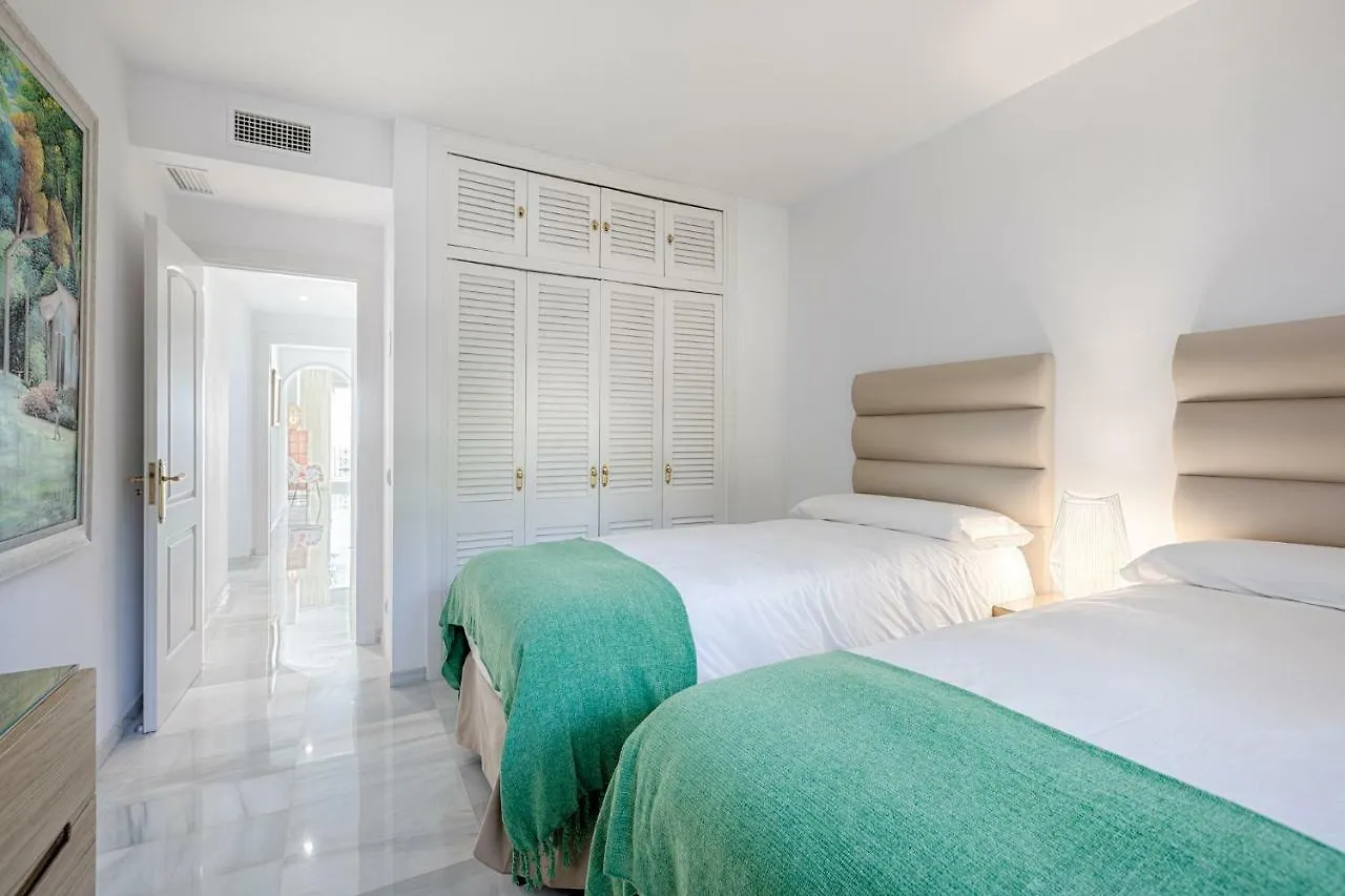Hanami Alcazaba Beach Front Sea View Estepona 0*,  Espanha